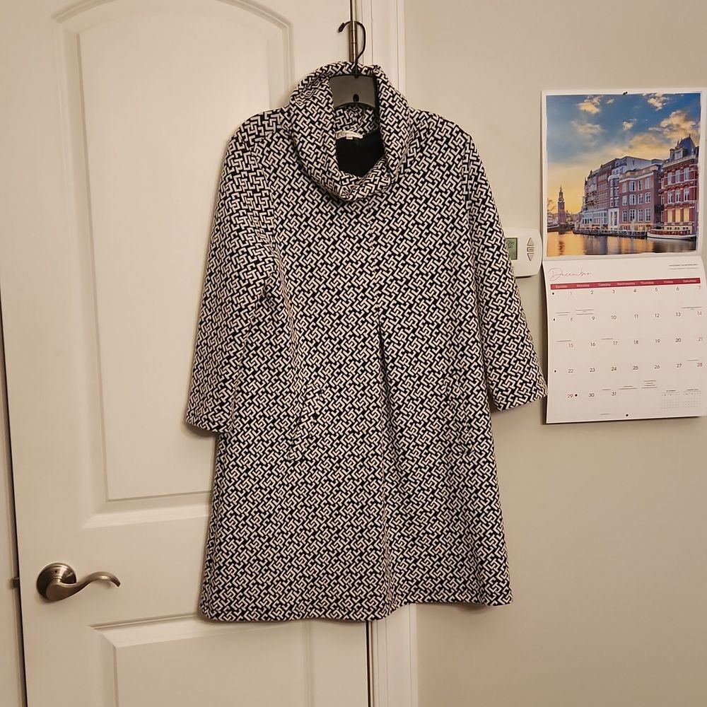 Tyler Boe "Kim" Black & White Print Longsleeve Cowlneck Dress w/ Pockets Size M
